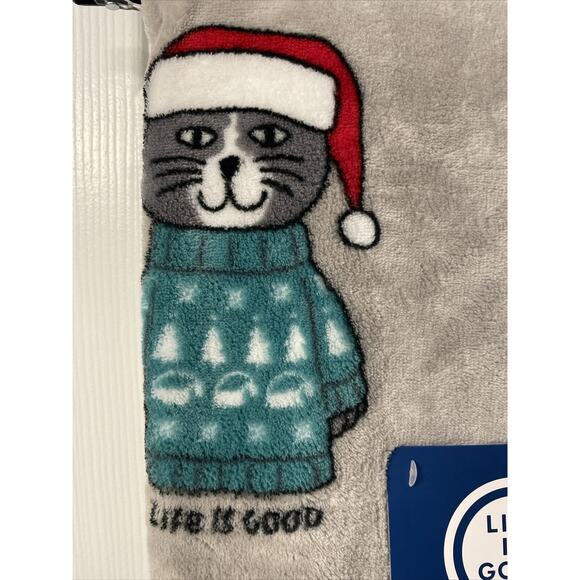 CHRISTMAS CATS in Hats & Fair Isle Sweaters LIFE IS GOOD 50X70 Throw Blanket Cat - Picture 4 of 8